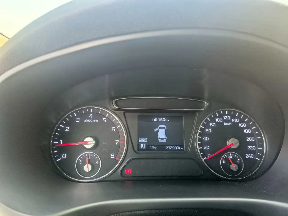 Car image 27