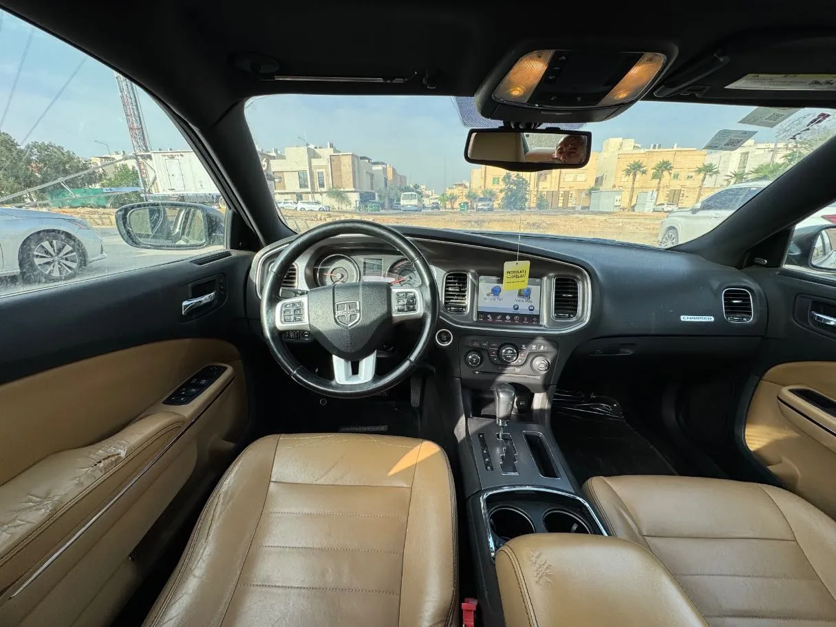 Car image 15