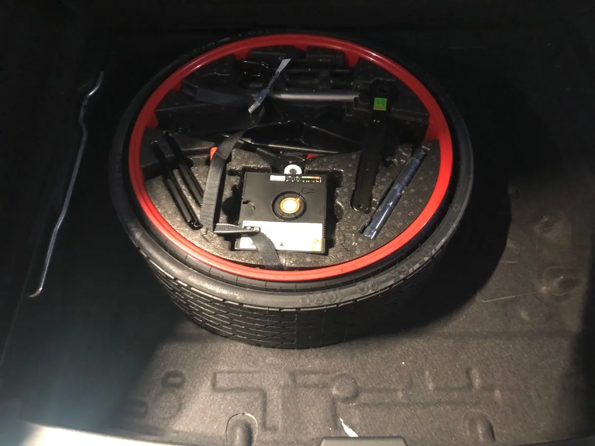 Car image 24