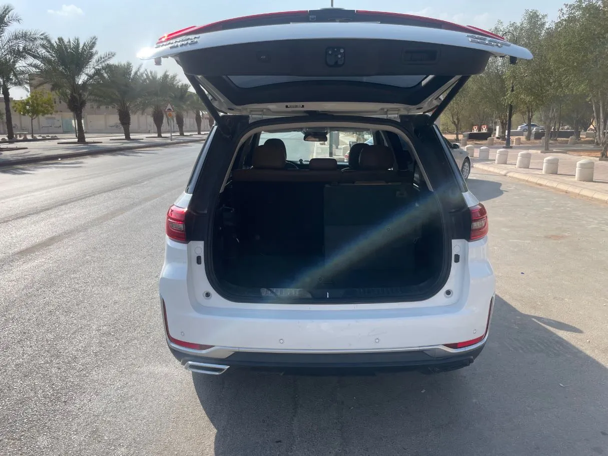 Car image 22
