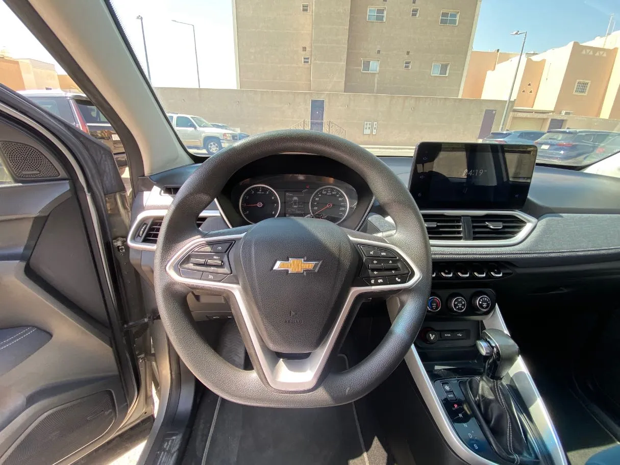 Car image 15