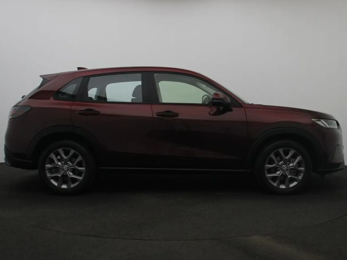 Car image 12