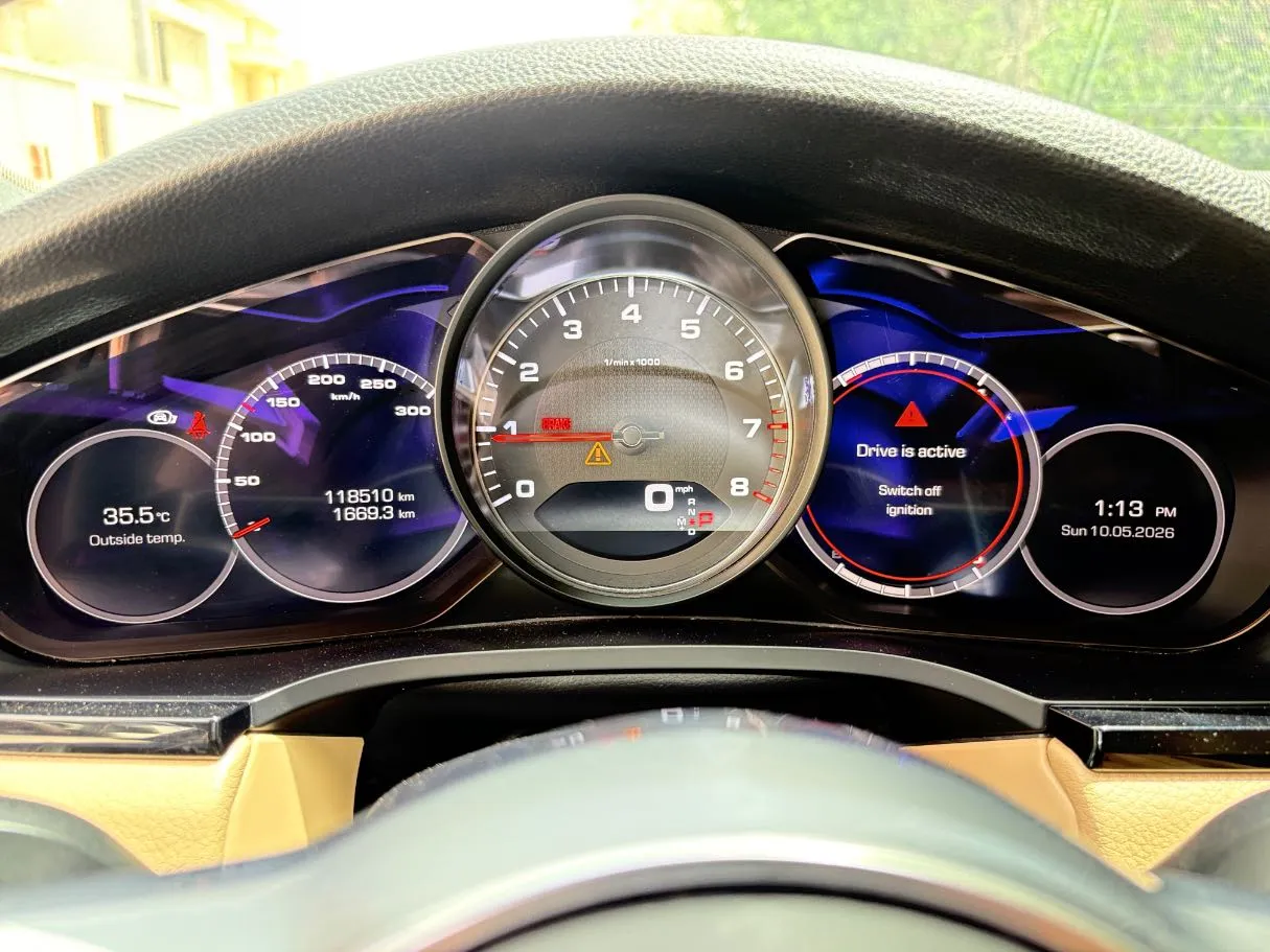 Car image 24