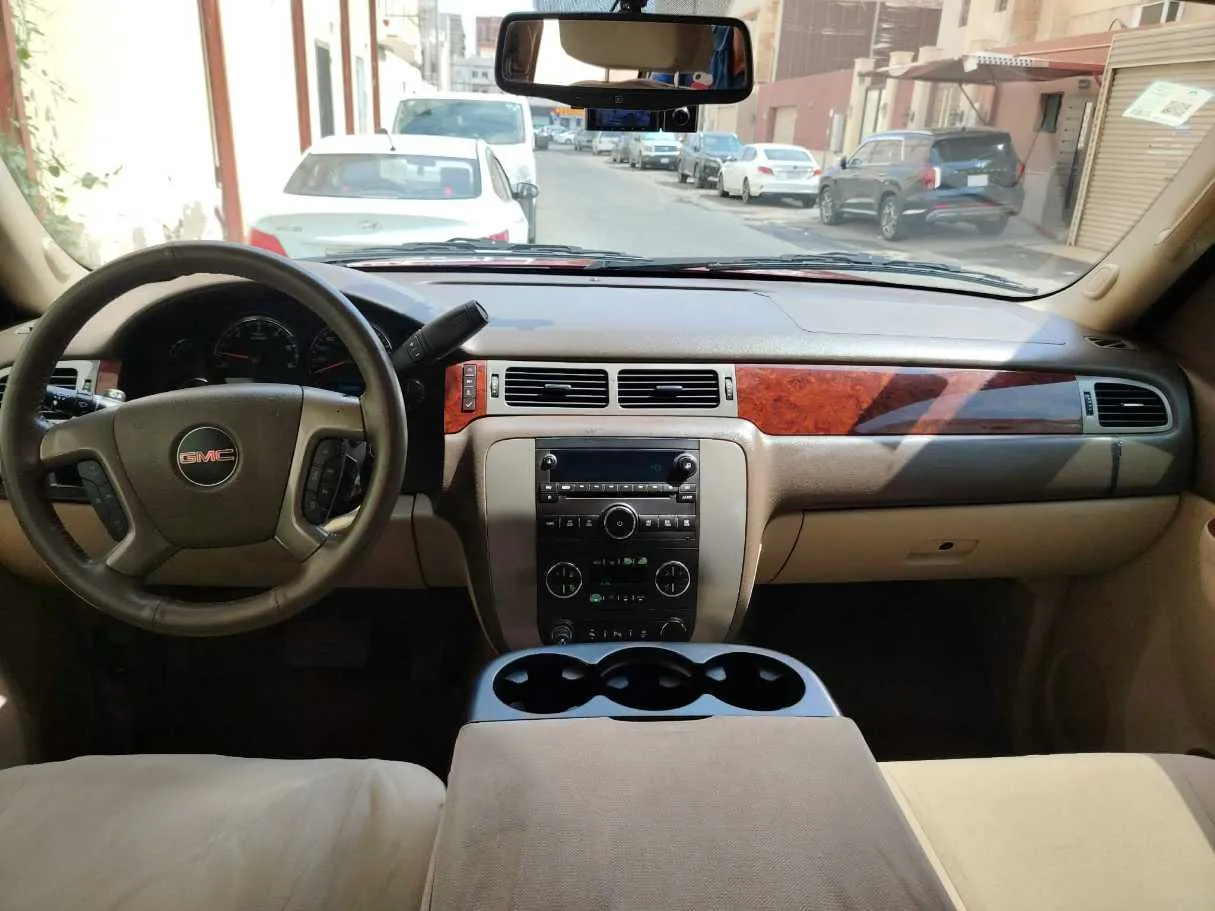 Car image 26