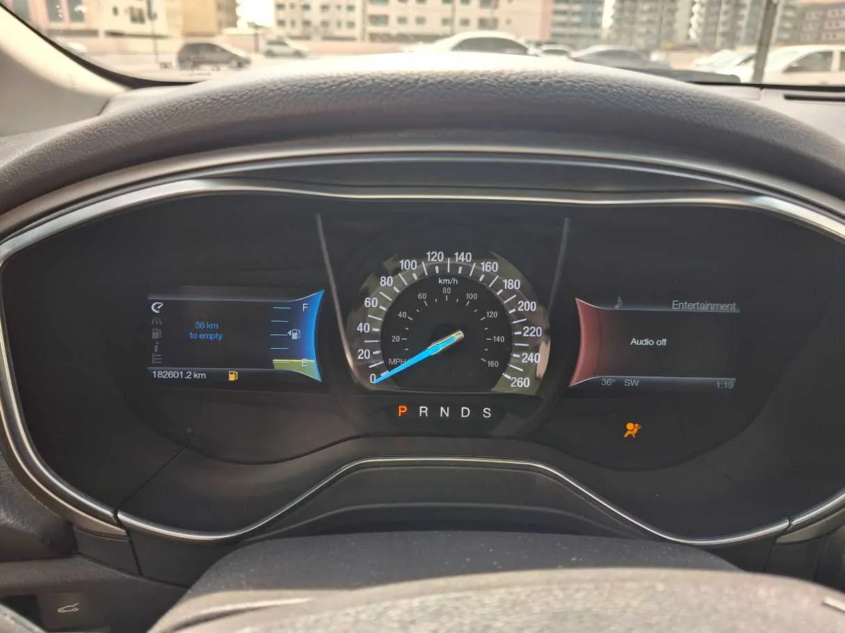 Car image 18