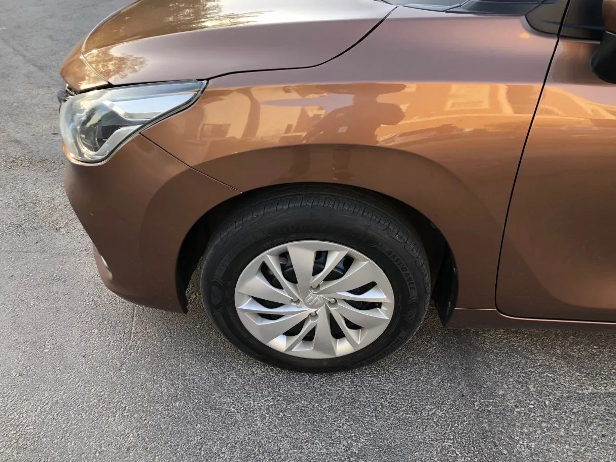 Car image 9