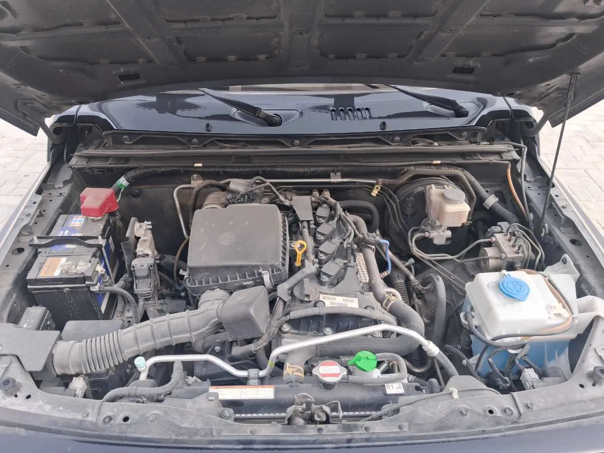 Car image 19