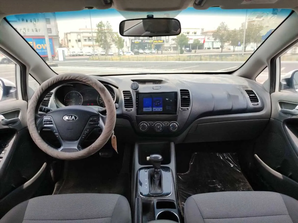 Car image 16