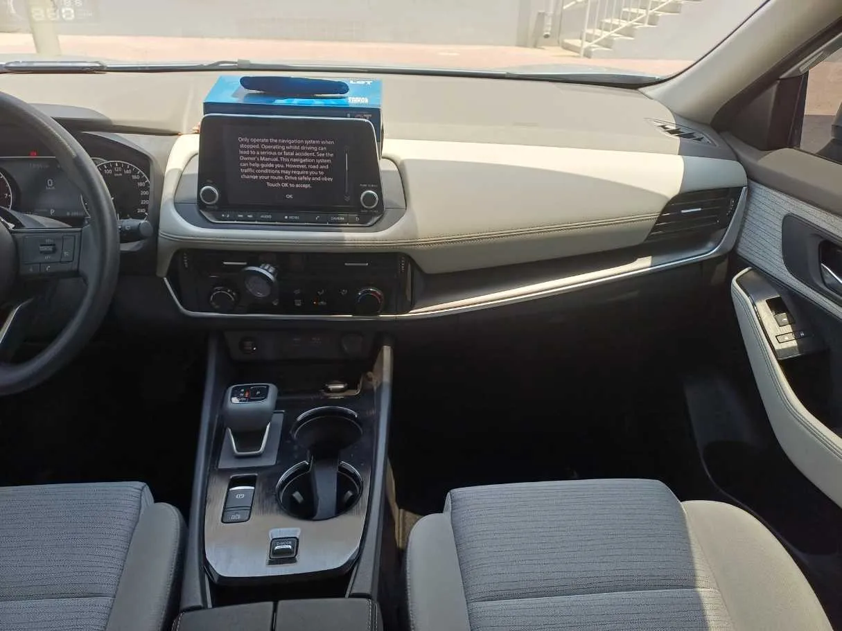 Car image 16