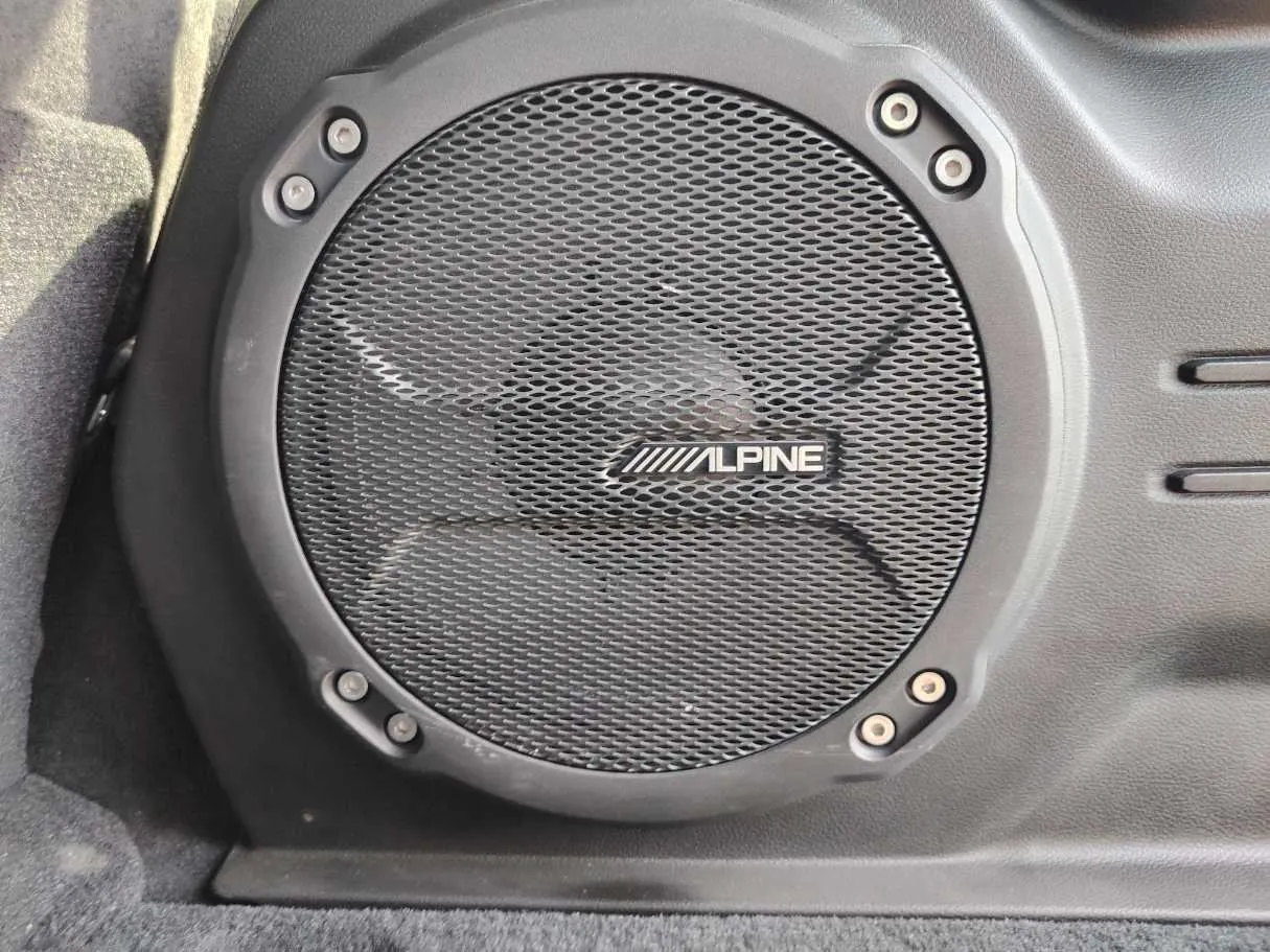 Car image 34