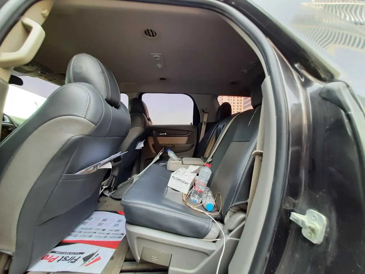 Car image 13
