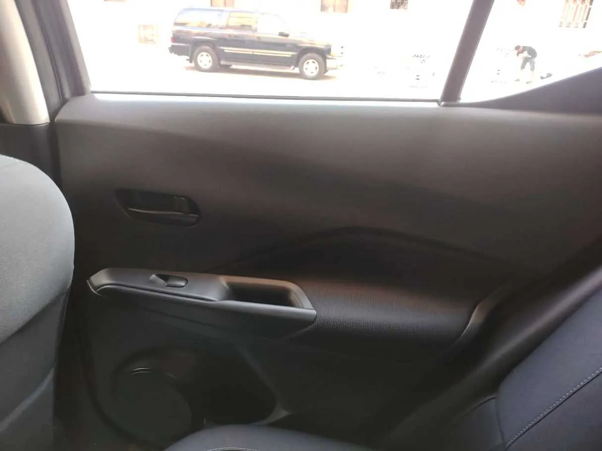 Car image 40