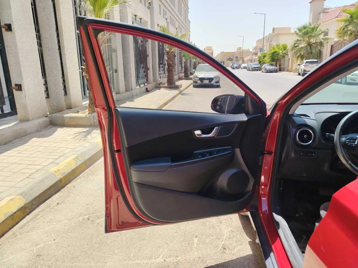 Car image 11