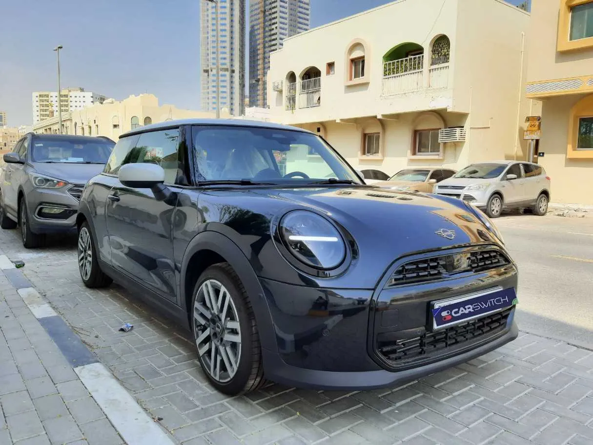 Car image 3
