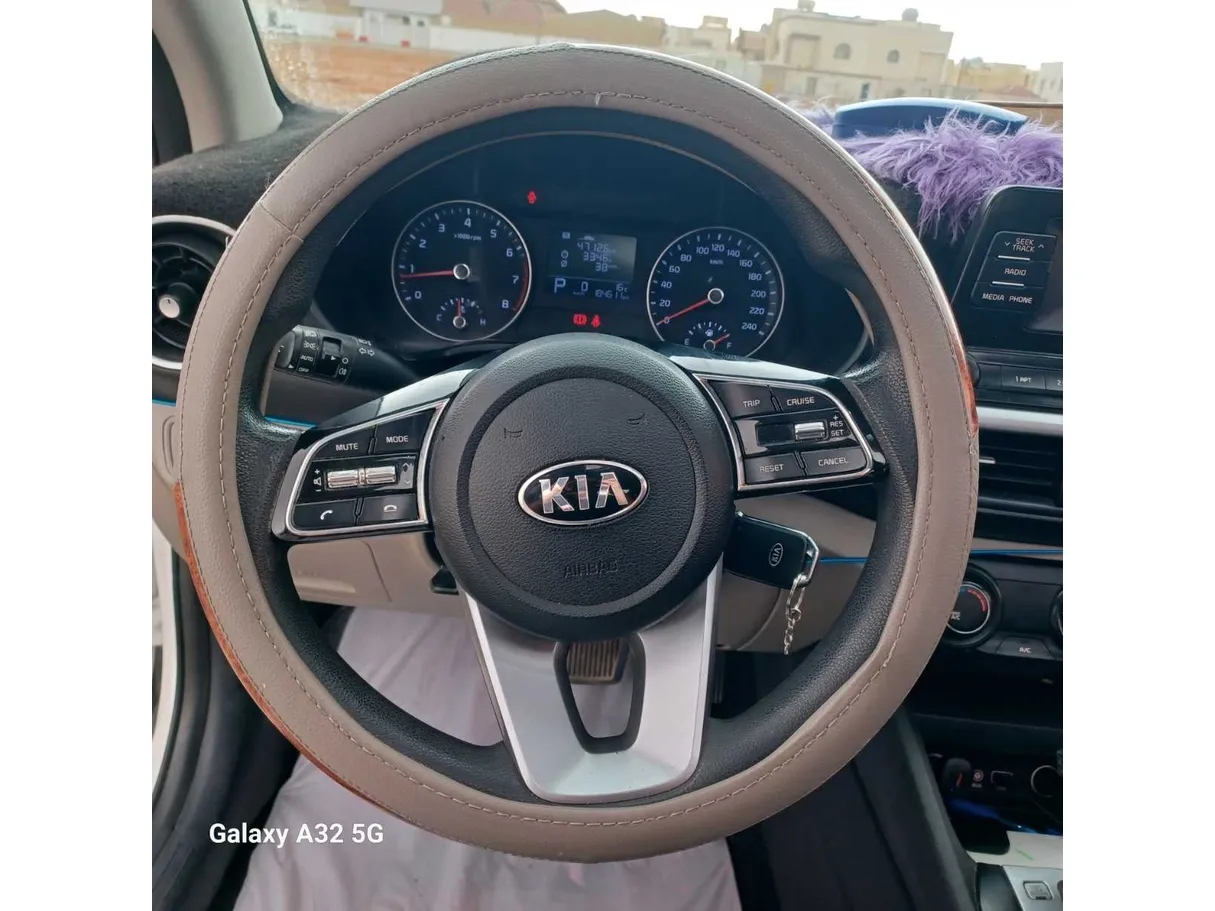 Car image 23