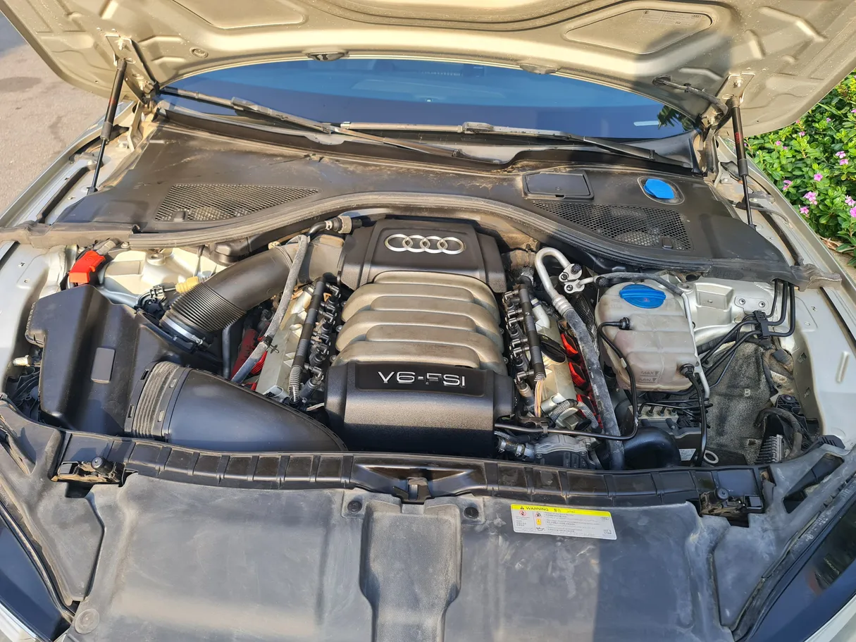 Car image 9