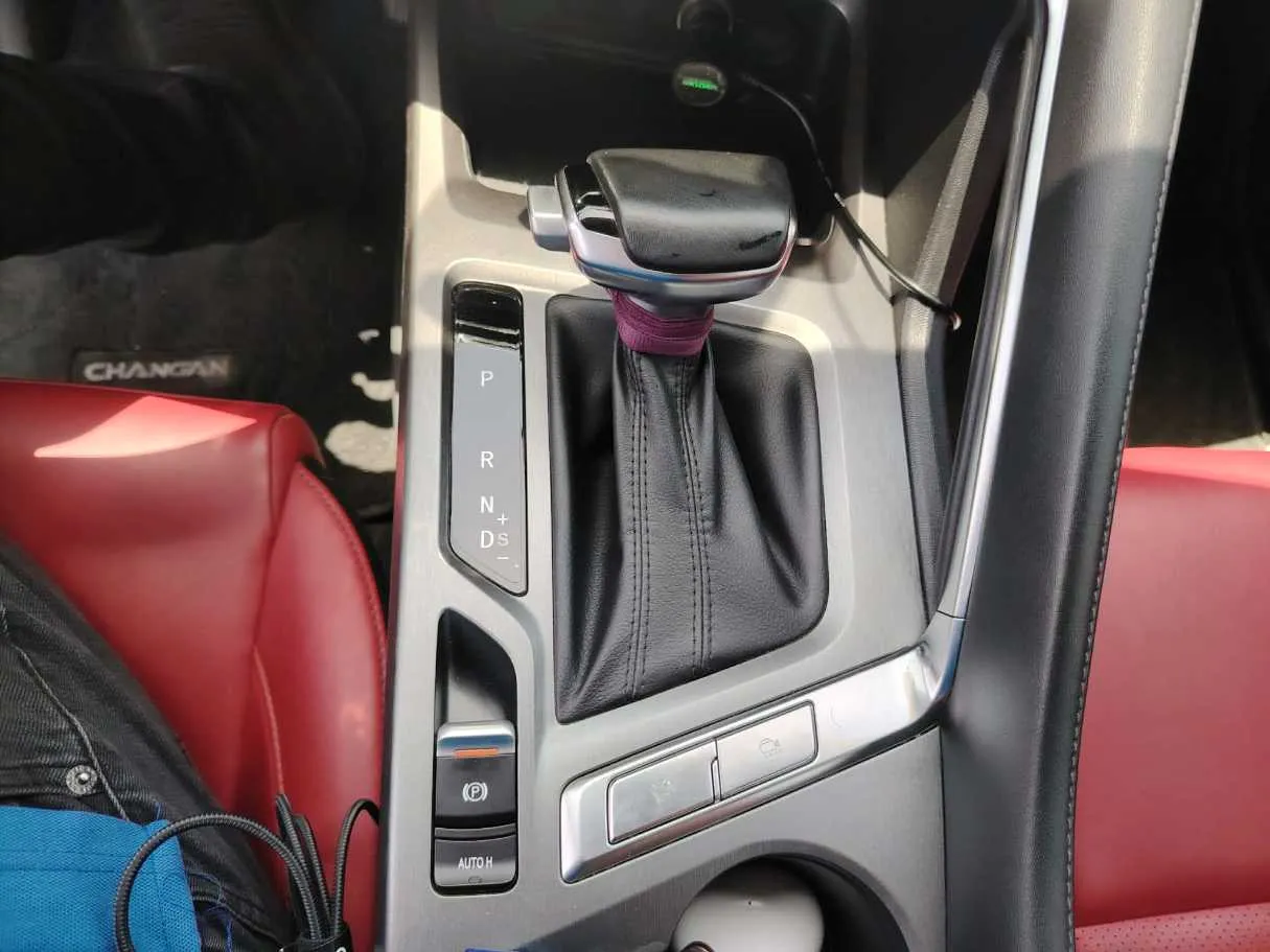 Car image 26