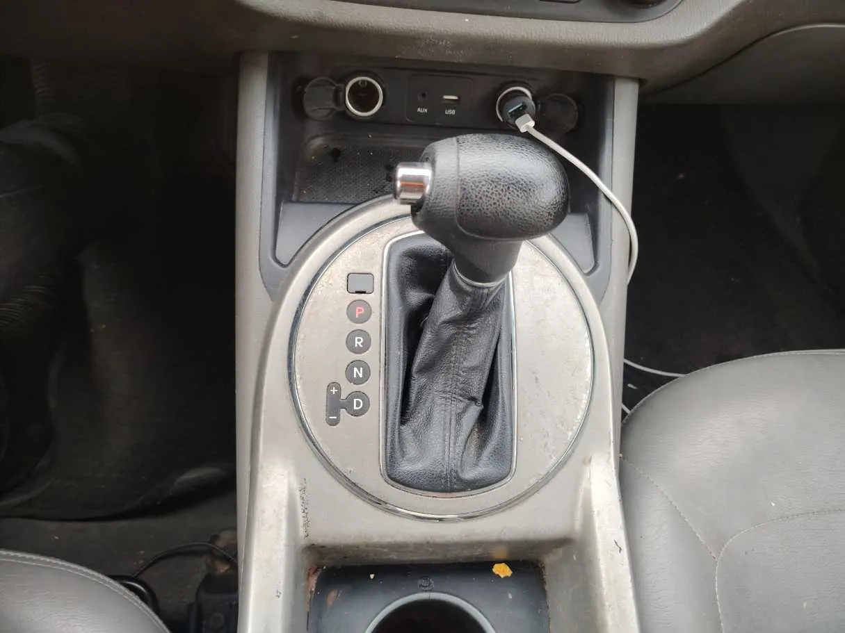 Car image 24