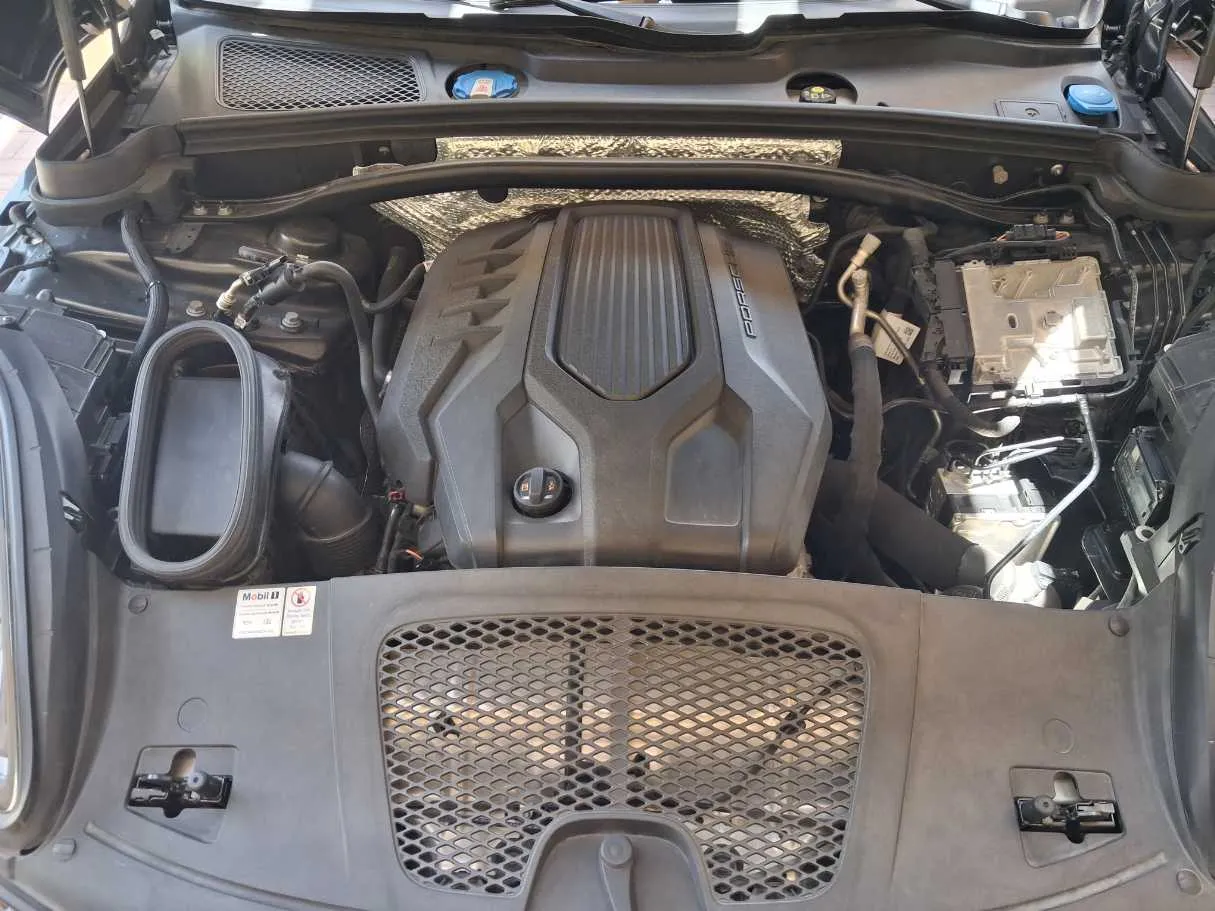 Car image 22
