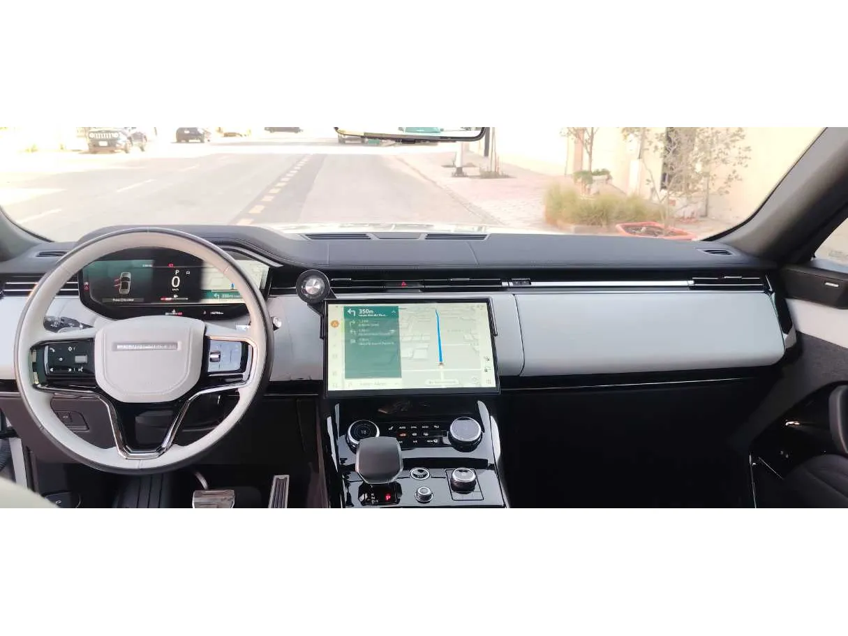 Car image 17