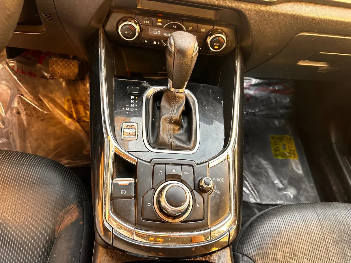 Car image 18