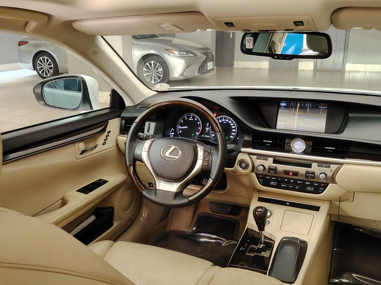 Car image 22