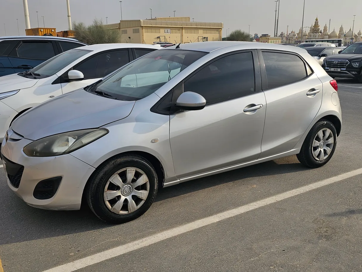 Car image 2