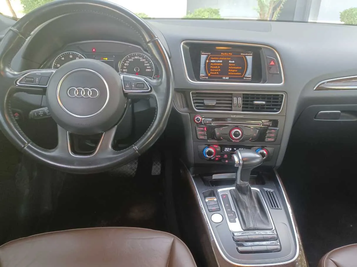 Car image 16