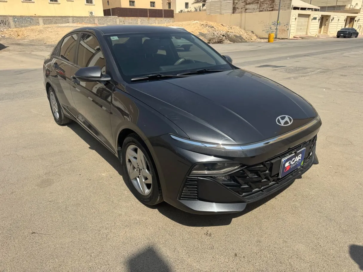 Car image 3