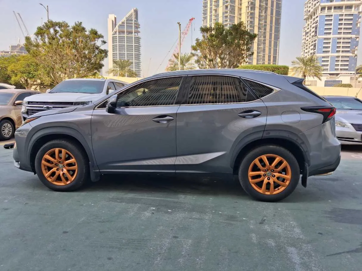 Car image 8