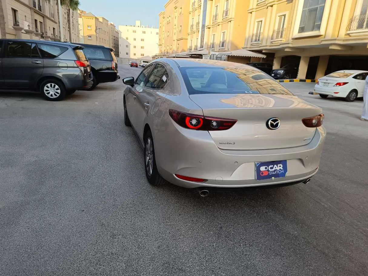 Car image 7