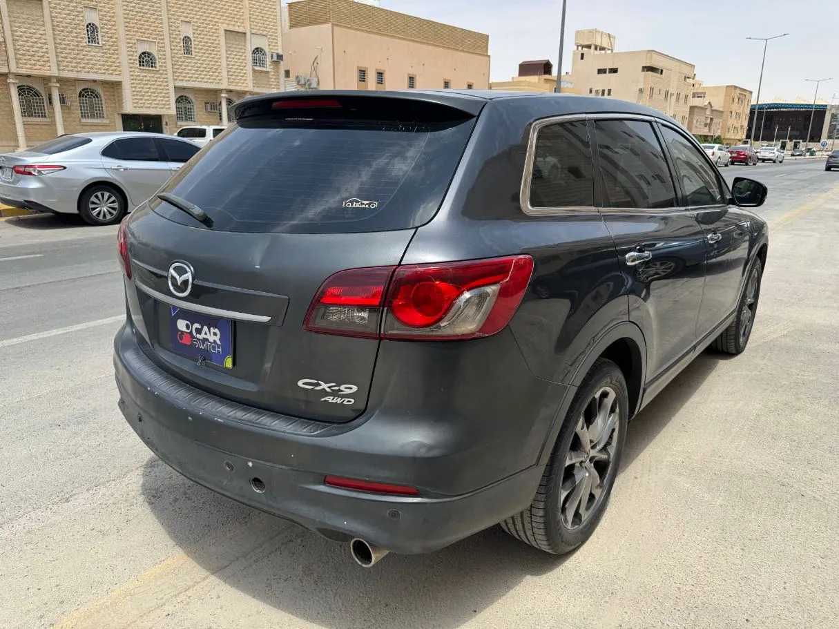 Car image 5