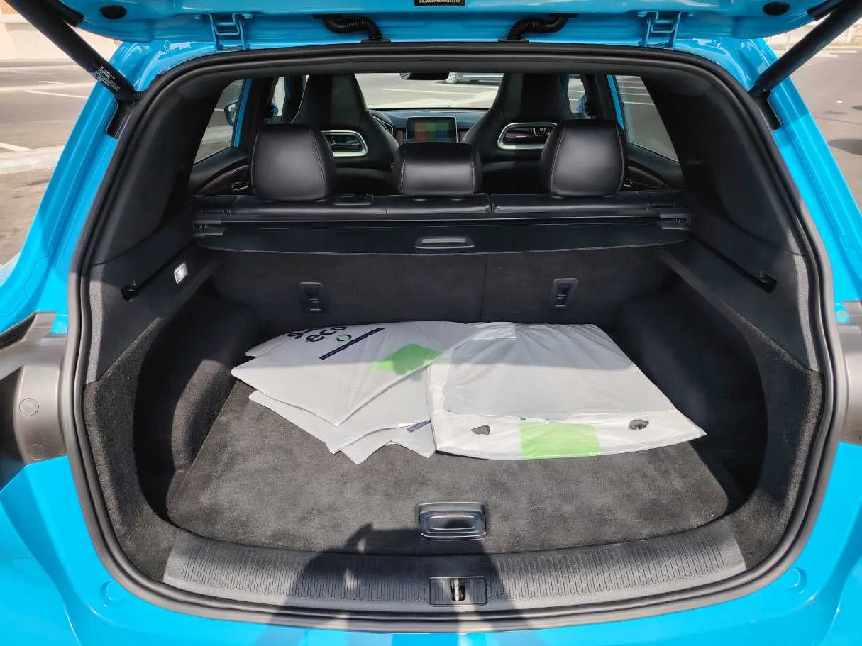 Car image 26