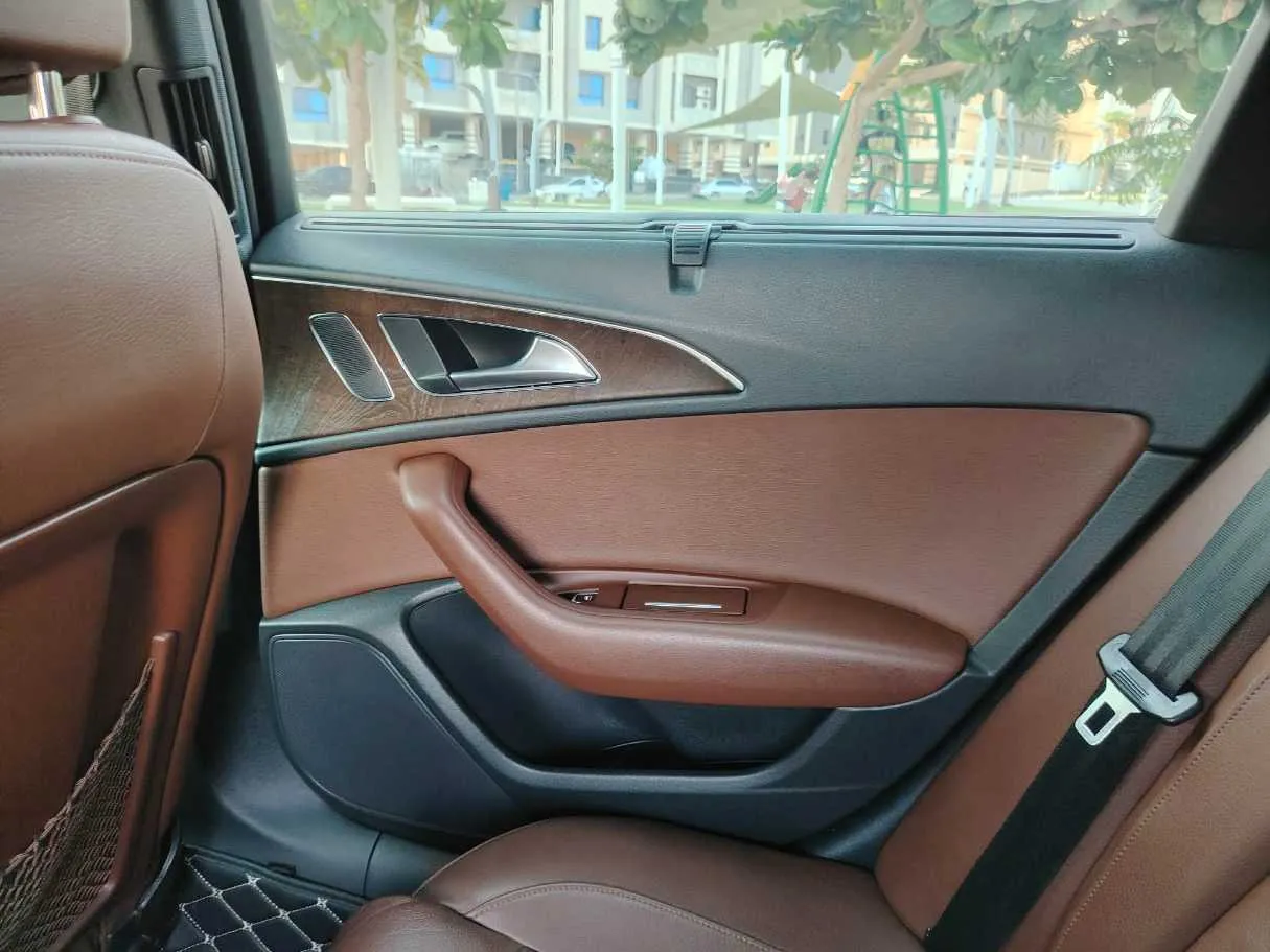 Car image 36