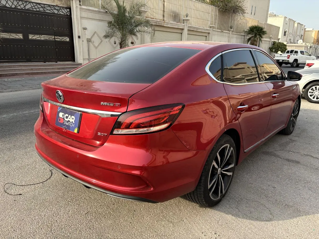 Car image 5