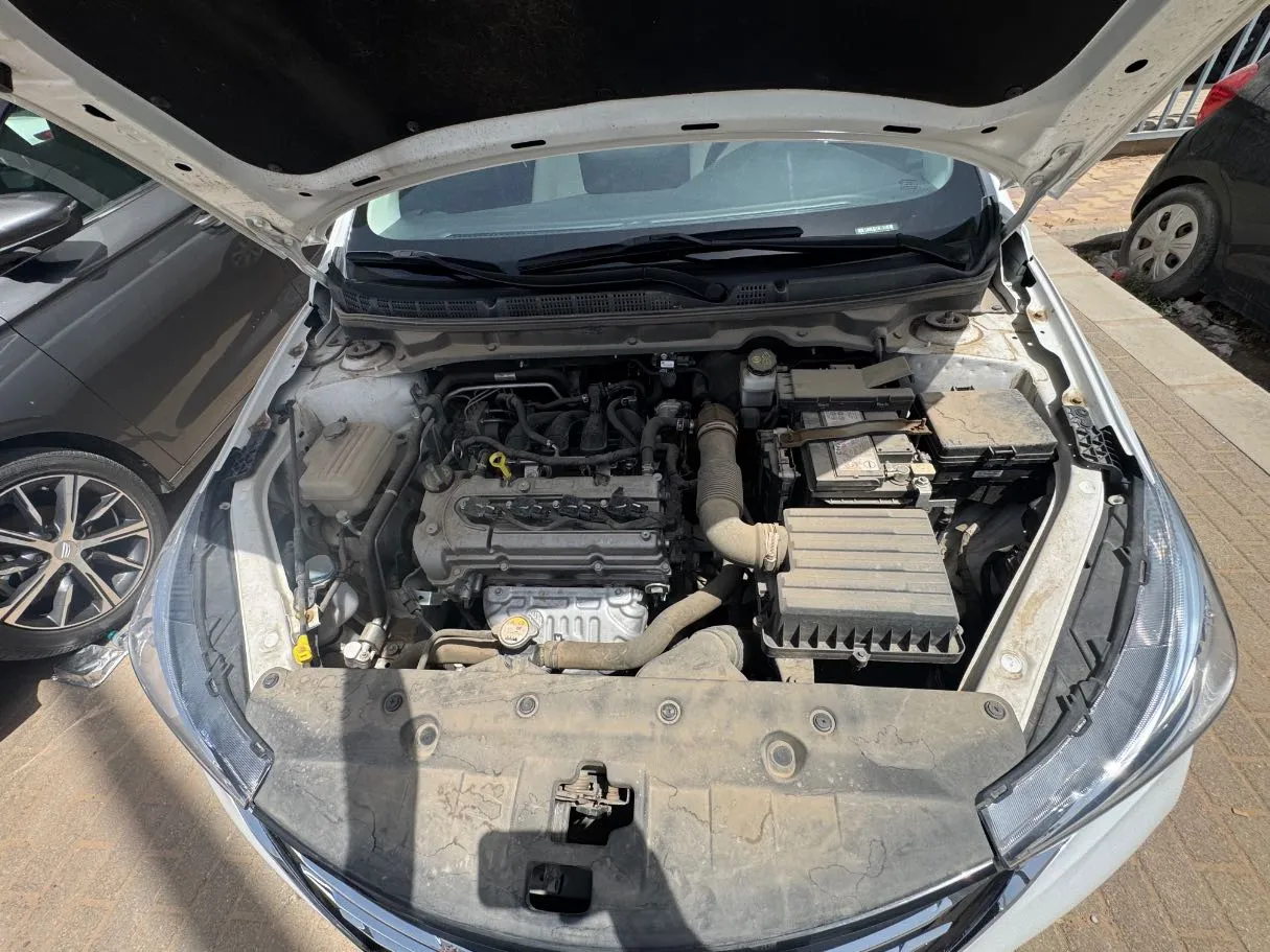 Car image 17