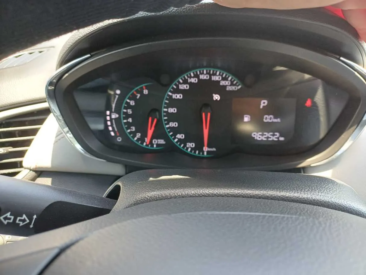 Car image 19