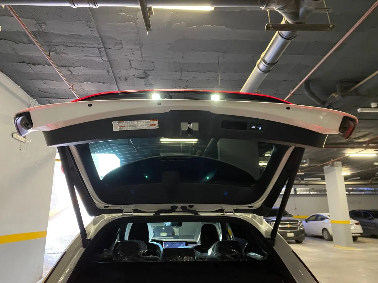 Car image 21
