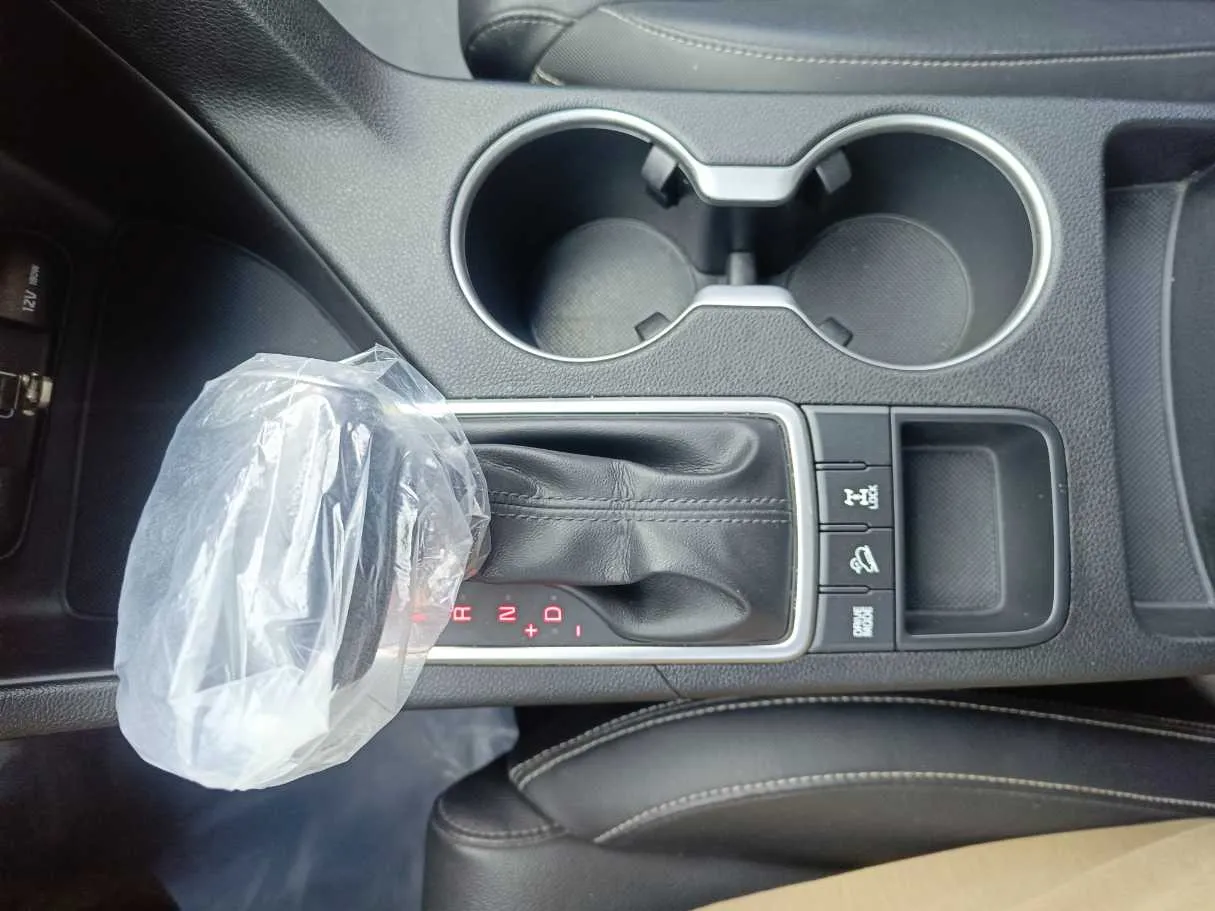 Car image 22