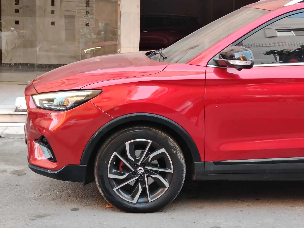 Car image 9