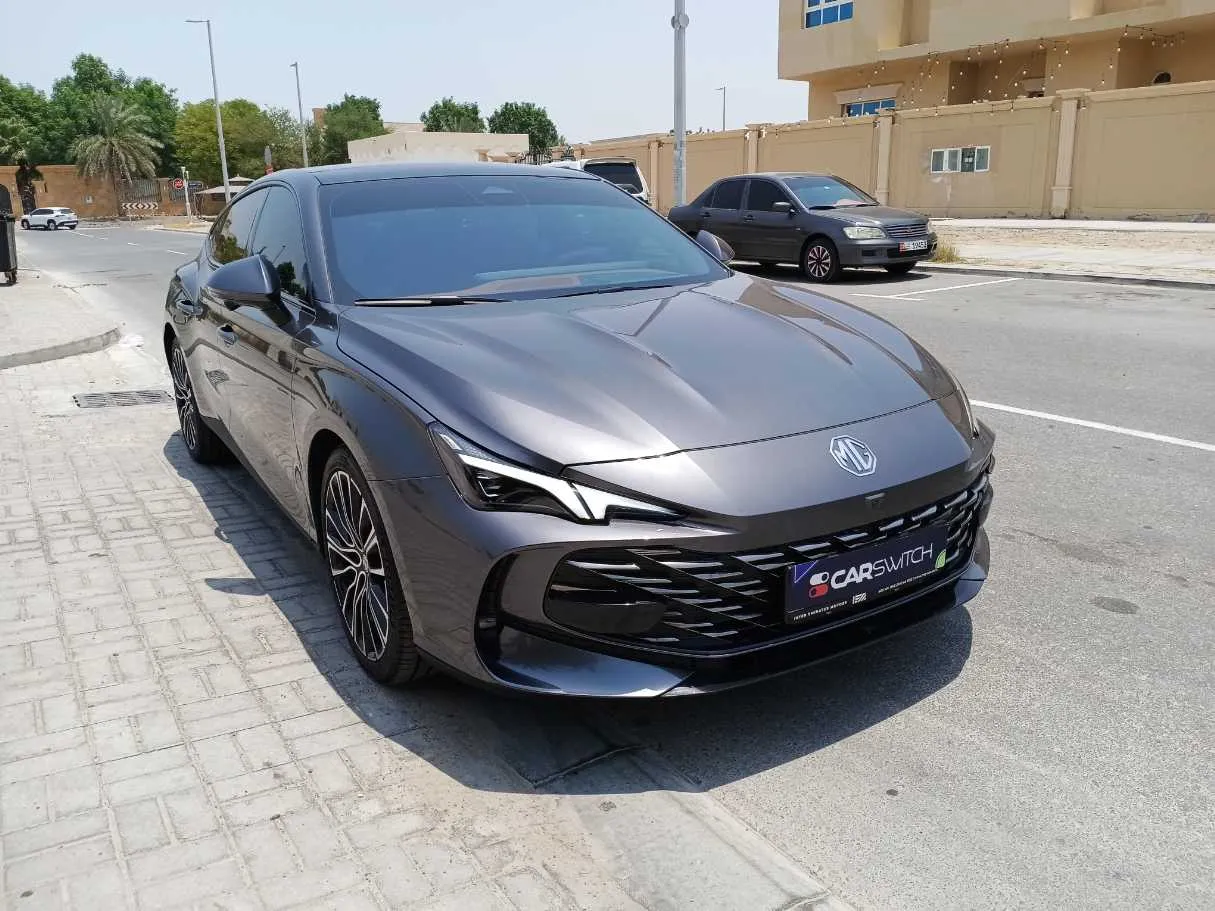 Car image 3