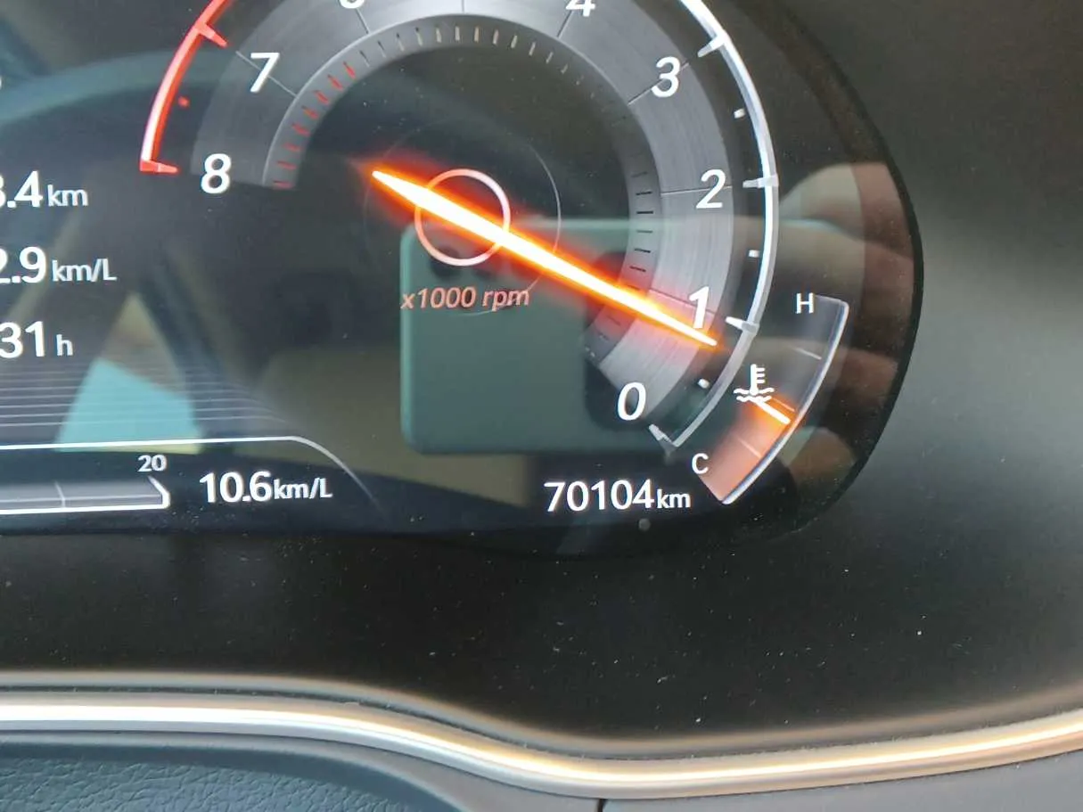 Car image 18