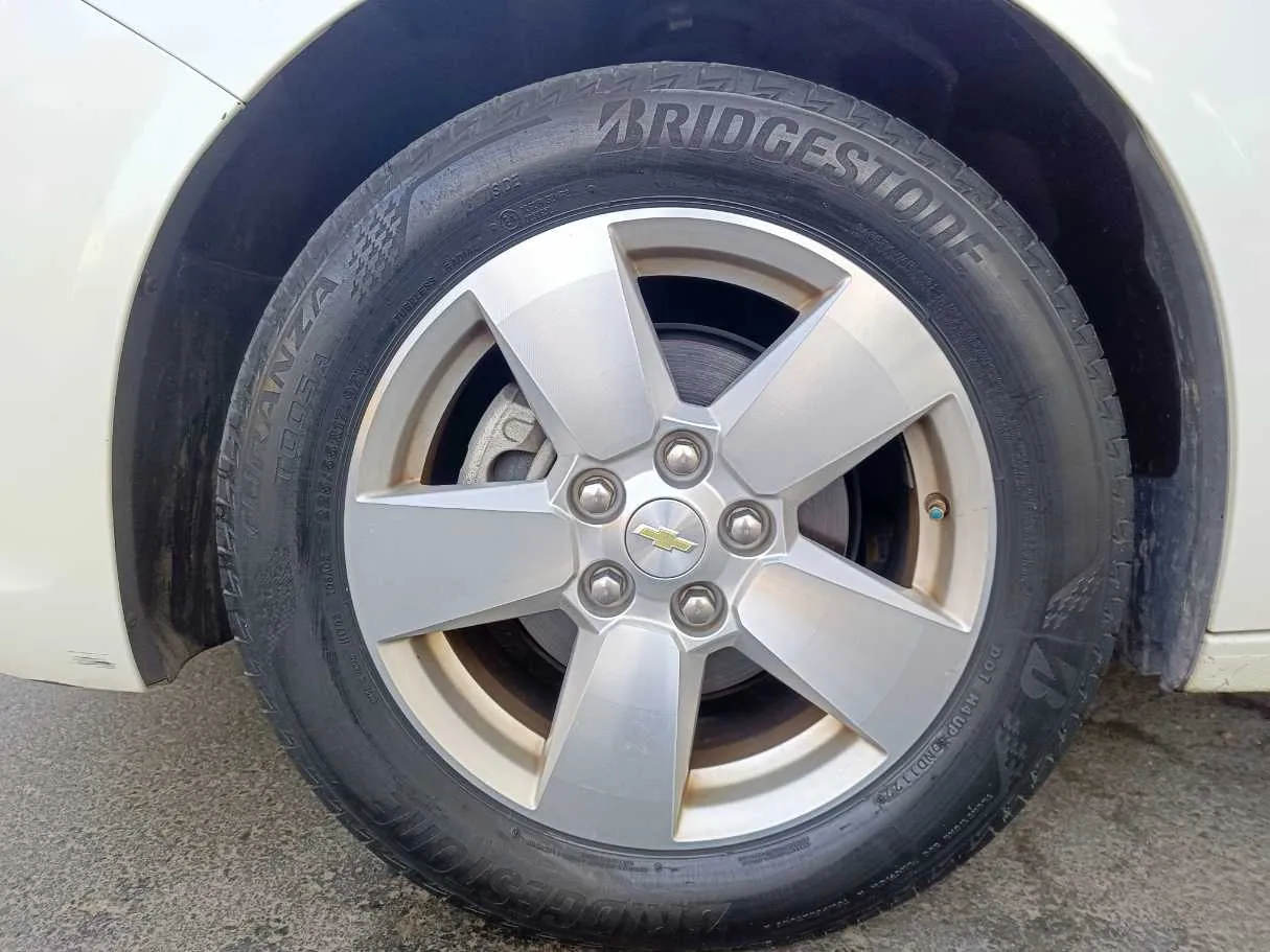 Car image 10