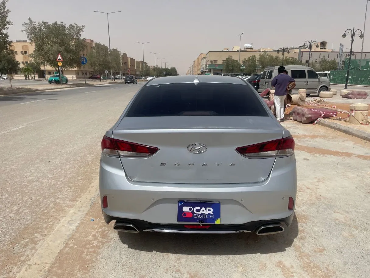 Car image 6