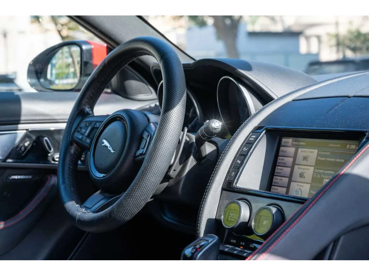 Car image 13