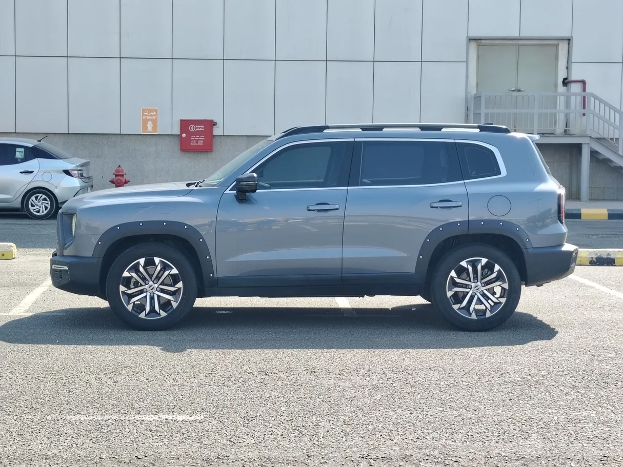 Car image 8
