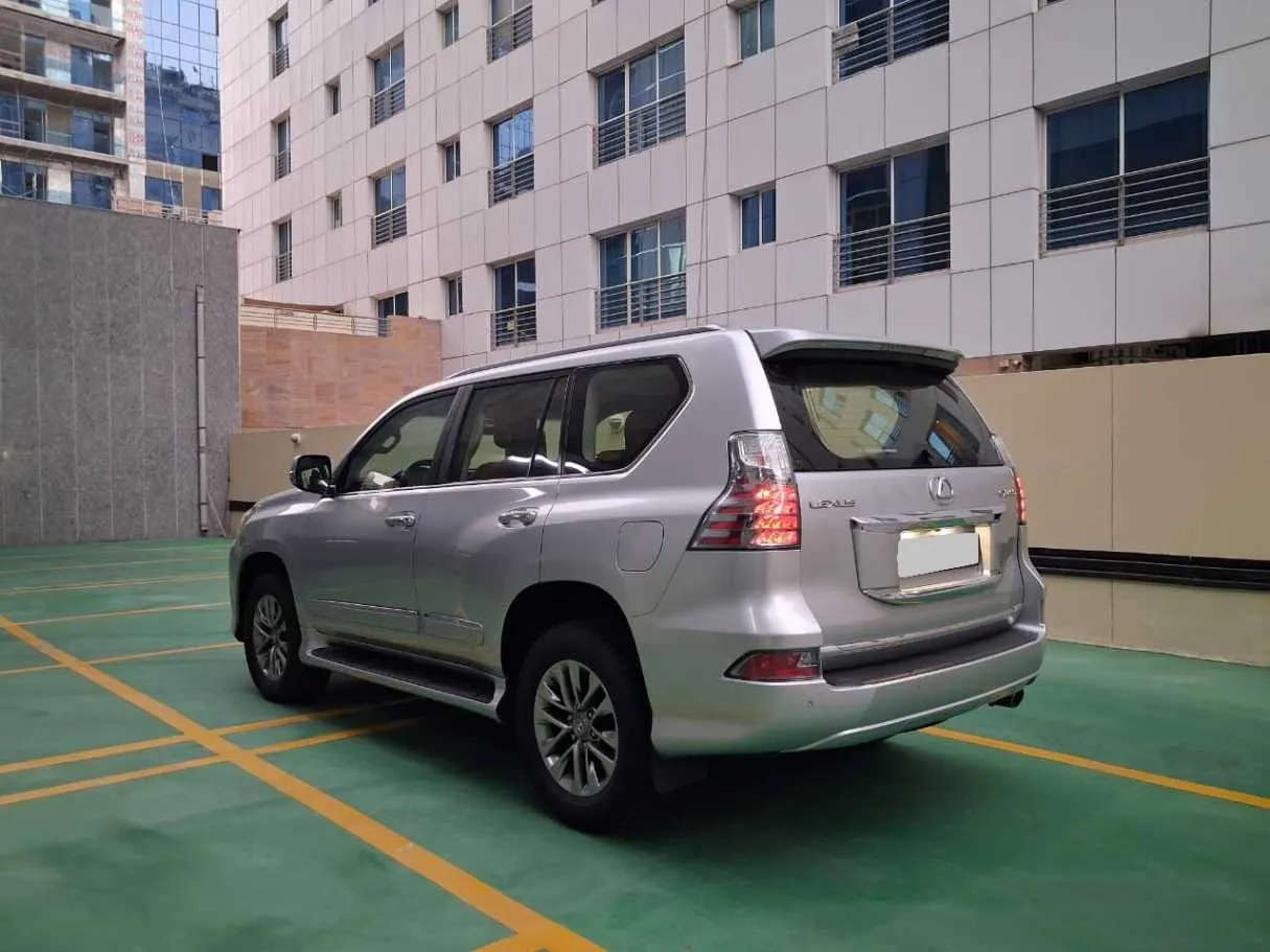 Car image 7