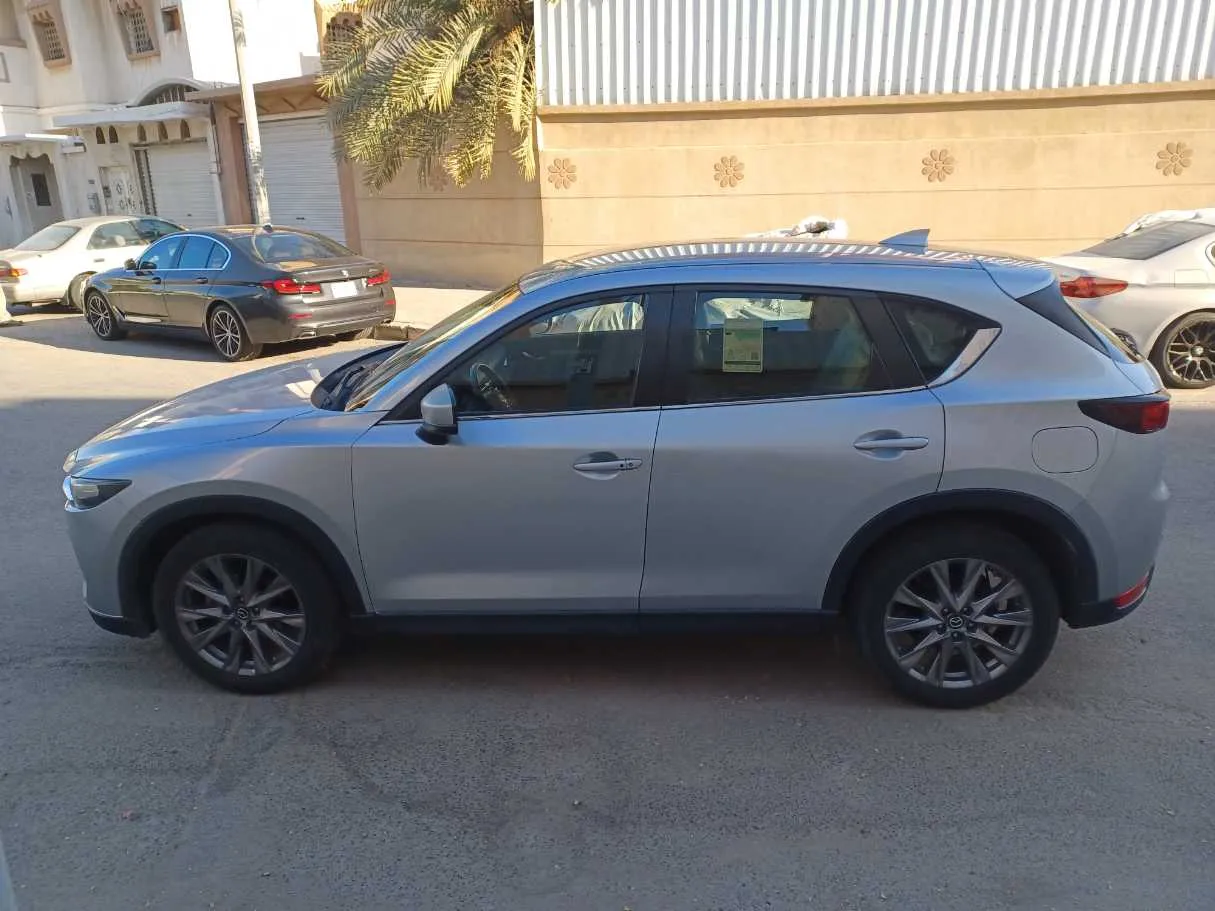 Car image 8