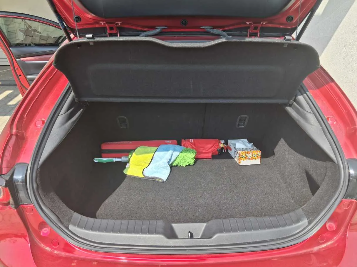 Car image 21