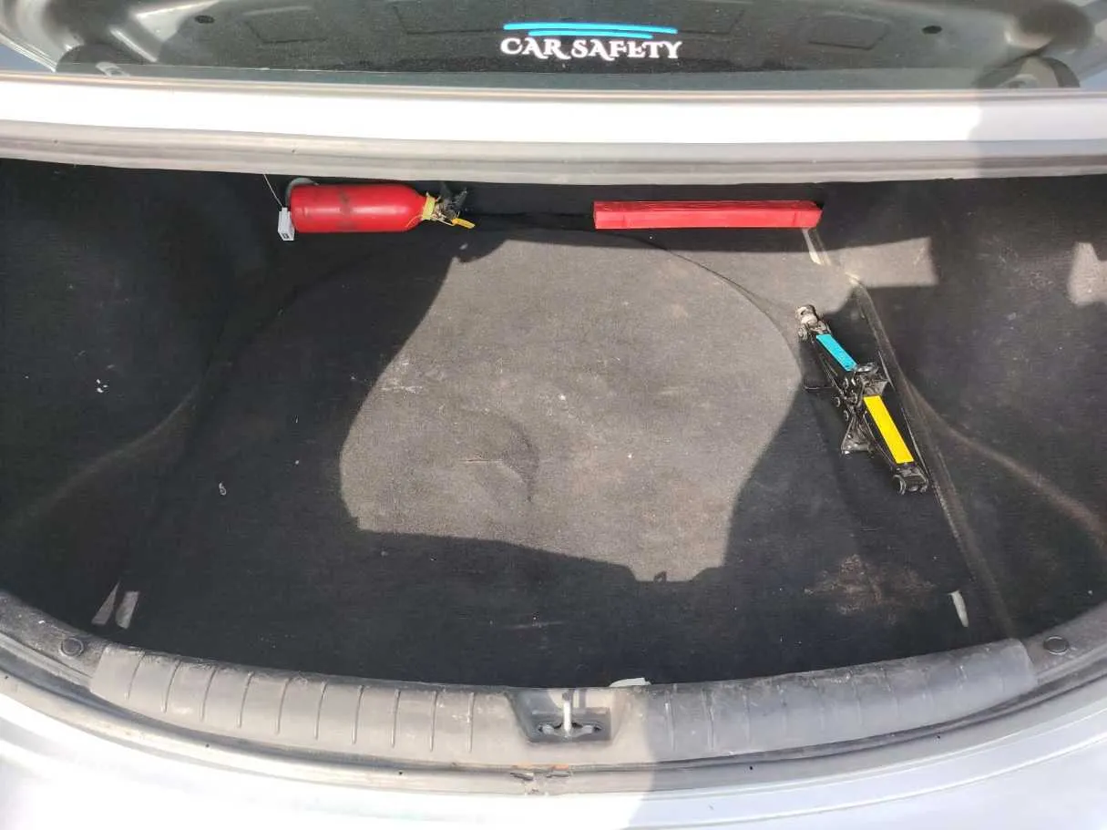 Car image 31